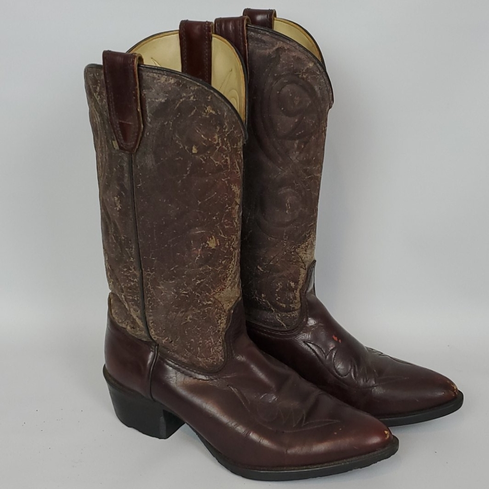 Women's cowboy boots size 15D